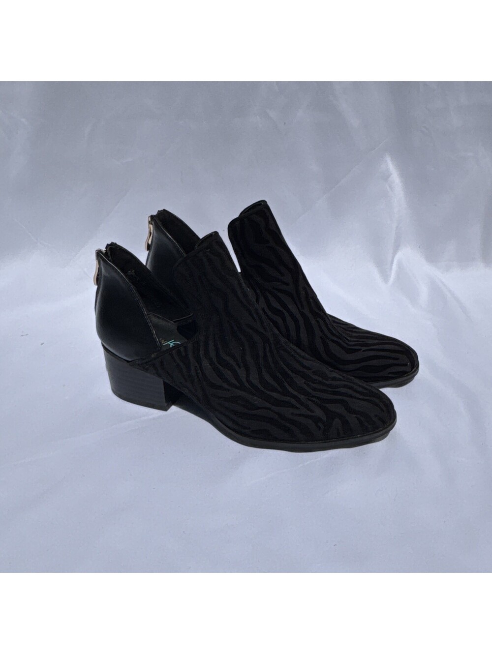 Andrew Geller Women's Black Animal Print Ankle Bootie Pointed Toe Block Heel